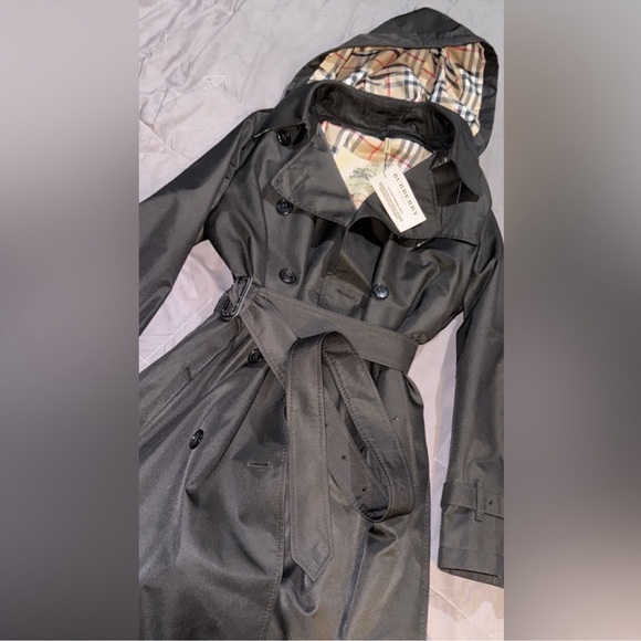 Burberry Jackets & Blazers - BURBERRY TRENCH COAT